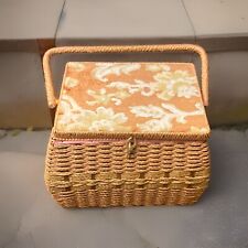 VINTAGE LARGE FOOTED SEWING WICKER BASKET WITH FLORAL LID SATIN LINING SINGER picture