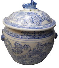 Beautiful Vintage Blue & White Chinoiserie Lidded Pot 8-1/2