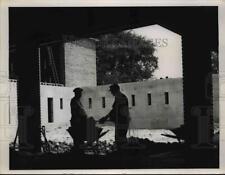 1956 Press Photo Temple Garden at Euclid Avenue Temple picture