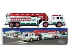 2000 HESS Fire Truck MINT CONDITION NIB picture