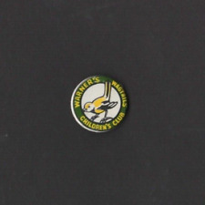Warner's Wagtails Childrens Club Vintage Holiday Camp Pin Badge picture