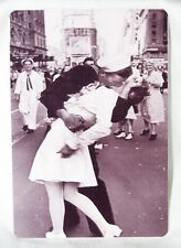 famous iconic VJ day parade kiss WW2 WWII B&W 2x3 refrigerator fridge magnet picture
