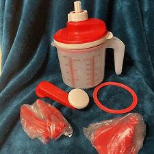 Tupperware WHIP 'N MIX CHEF-EZ SPEEDY 5¼-cup/1.3 L picture
