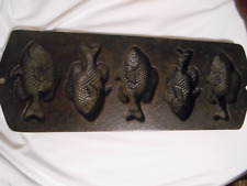 Vintage Lodge Cast Iron Fish Mold Pan Perch Cornbread Muffin Hushpuppies 5PP2 picture