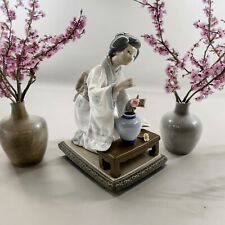 LLADRO 4840 Japanese Woman Girl Flower Arranger Statue BROKEN Fingers Hand AS IS picture