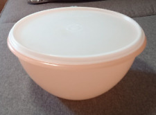 TUPPERWARE Vintage Peach Nesting Wonderlier Mixing Bowl # 236 with Lid # 229 picture