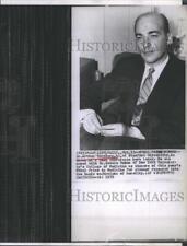 1959 Press Photo Dr. Arthur Kornberg is awarded the Nobel Prize in Medicine picture