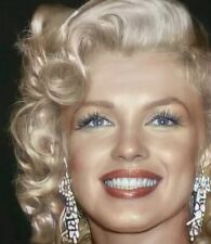 MARILYN MONROE - A STUNNING SMILING HEADSHOT  picture