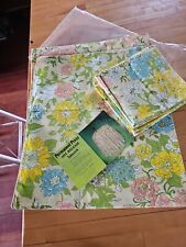 Vintage table cloth Groovy Floral Tablecloth 72 X 90 & 8 Napkins New Old Stock picture