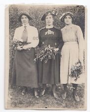 1920s Three girls well dressed women Interesting hat Fashion Italy antique photo picture