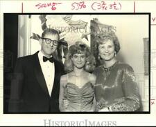1989 Press Photo St. Denis, Donie, Margie Villere during debutante ball picture
