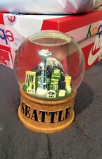 Seattle Souvenir Snow Globe Space Needle & Skyline 5