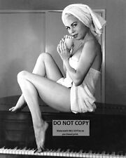 ACTRESS JEANNE CARMEN PIN UP - 8X10 PUBLICITY PHOTO (RT954) picture