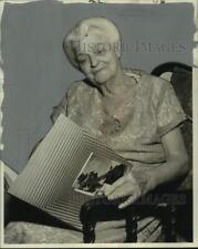 1960 Press Photo Alice Nelson celebrating her 90th birthday - noo55417 picture