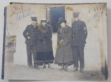 VINTAGE PHOTO OF 2 MEN IN UNIFORM WITH 2 WELL DRESED LADIES 1918 picture