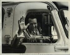 Press Photo David Houston waves from his Epic Records Tour Bus. - sap44763 picture