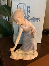 Lladro 1172 Girl with Flowers (Picking / Gathering)  MIB Secondary Market: $325 picture