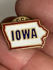 Iowa state outline Lapel Pin K525 picture