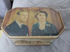 VINTAGE SOUVENIR OF THE CORONATION OF QUEEN ELIZABETH ll CANDY TIN JUNE 2,1953 picture