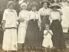 CC) Photo 1910-20's Group Beautiful Women Bonnet Hats Fashion Style Affectionate picture