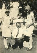 PS405 Vtg Photo YOUNG 1920'S MIXED GROUP ON OUTING, CLOCHE HATS STRAPPY SHOES picture