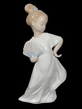 Lladro NAO #1455 I Am Pretty 2003 Young Girl w/ Fan Porcelain Figurine Retired picture