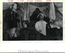 1989 Press Photo United Theatre Artists actors in the play, 