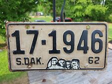 Vintage  Rustic 1962 SOUTH DAKOTA License Plate .  Embossed  MT RUSHMORE  picture