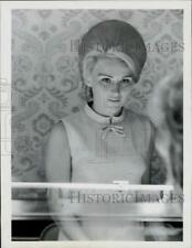 1968 Press Photo Woman ordering food at the Morrison's Cafeteria - lra19581 picture