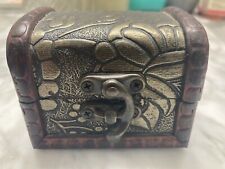 Small Trinket box Wood Latching Lid Vintage Hand Made picture