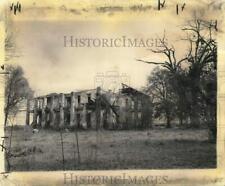 1976 Press Photo Seven Oaks, the West Bank mansion- Stand in Ruins - noc67087 picture