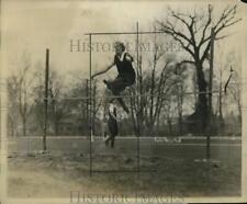 1927 Press Photo Betty Lorimer Smith College track high jump practice picture