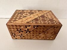 Hakone Yosegi Zaiku Japanese wood mosaic puzzle box picture
