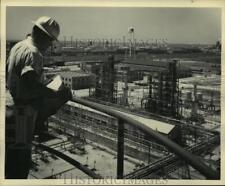 1949 Press Photo H.H. Davis Looks Over Reconstructed Monsanto Chemical Plant. picture