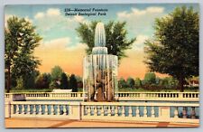 Memorial Fountain Detroit Zoological Park Michigan MI c1943 Unposted Postcard picture