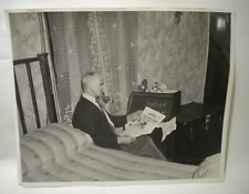 Antique Vintage Man Reading 1953 Ford Memphis News 50s Photograph Original picture