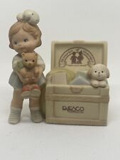 VTG. Enesco Memories Of Yesterday “Girl With Trunk Collection Plaque” Figurine picture
