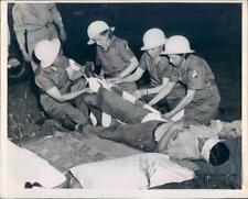 1942 Press Photo Cleveland OH Civilian Defense Gives First Aid - ner62457 picture