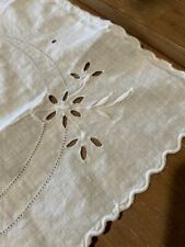 Vtg Romantic Cut-Out Embroidered Linen Table Runner 46