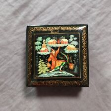 Vintage HAND PAINTED Russian lacquer miniature.PAPIER MACHE Jewel Box. picture