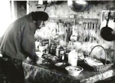 ALLEN GINSBERG IN HIS KITCHEN CHERRY VALLEY 1969 BEAT WRITERS PHOTO POSTCARD #40 picture