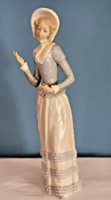 Lladro Figurine: 4879 Aranjuez Little Lady | No Box picture