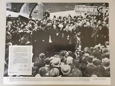 11X14 PHOTO THE COLD WAR CHAMBERLAIN WAVING THE MUNICH AGREEMENT SEPT. 30, 1938 picture