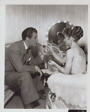 HOLLYWOOD BEAUTY BARBARA STANWYCK + ROBERT TAYLOR BEHIND SCENES 1950s Photo 30 picture