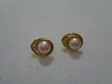 Vintage Gold Tone Rhinestones + Large Faux Pearl Center Setting Clip Earrings E1 picture
