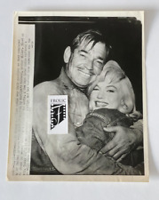 MARILYN MONROE Nov 15, 1960 Original Wire Photo Gable & Monroe saying Goodbyes picture
