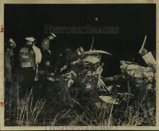 1961 Press Photo Authorities at Site of Passenger Airplane Crash in Houston, TX picture