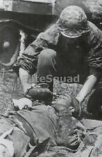WW2 Picture Photo moment of humanity German helps the US Soldier 0381 picture