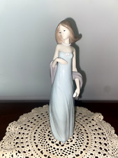 Lladro 5487 Ingenue Woman Evening Gown Pearls Porcelain Figurine 8