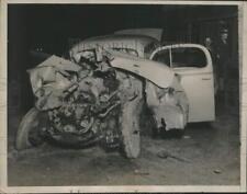 1937 Press Photo Car was hit by a train in Selma, CA - nef73252 picture